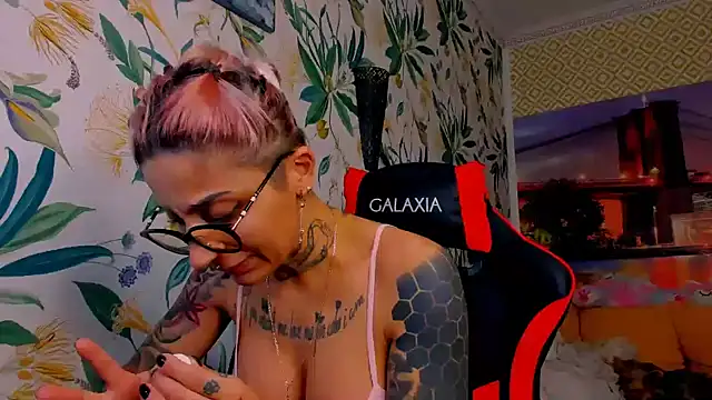 Lucky Deniz online show from 12.15.25