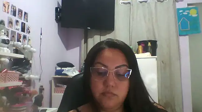 Snapshot of Paolaa_hoot chatting on 02.23.25 Paolaa hoot online show from 02.23.25