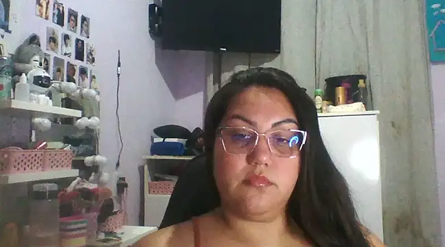 Snapshot of Paolaa_hoot chatting on 02.25.25 Paolaa hoot online show from 02.25.25