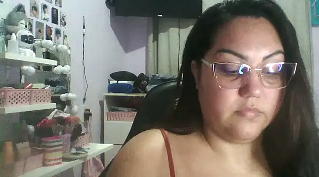 Snapshot of Paolaa_hoot chatting on 02.26.25 Paolaa hoot online show from 02.26.25