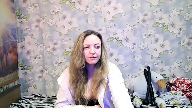 KattyLuuu online show from 11.19.25