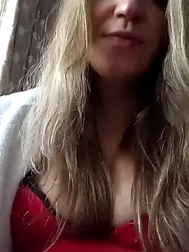 Snapshot of KattyLuuu chatting on 02.15.26 KattyLuuu online show from 02.15.26