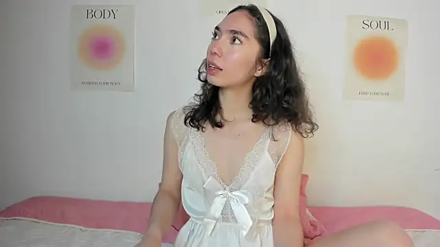 Snapshot of Ana_is_from_Heaven chatting on 10.02.25 Ana is from Heaven online show from 10.02.25