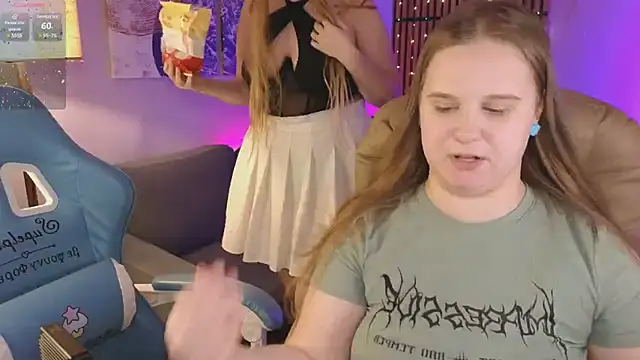 Snapshot of Ellie_Wellie chatting on 02.06.25 Ellie Wellie online show from 02.06.25