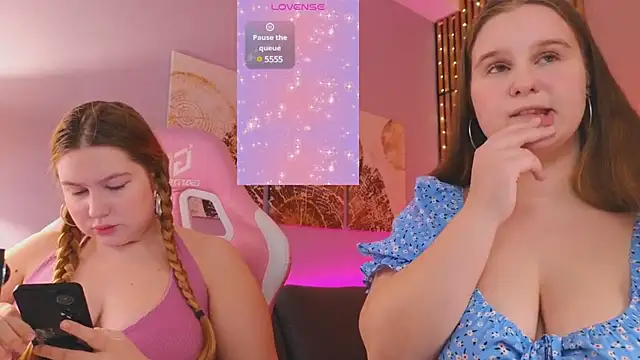 Snapshot of Ellie_Wellie chatting on 02.16.25 Ellie Wellie online show from 02.16.25