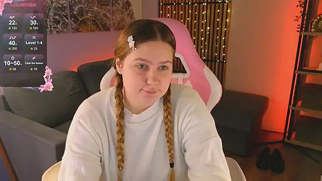 Snapshot of Ellie_Wellie chatting on 03.05.25 Ellie Wellie online show from 03.05.25