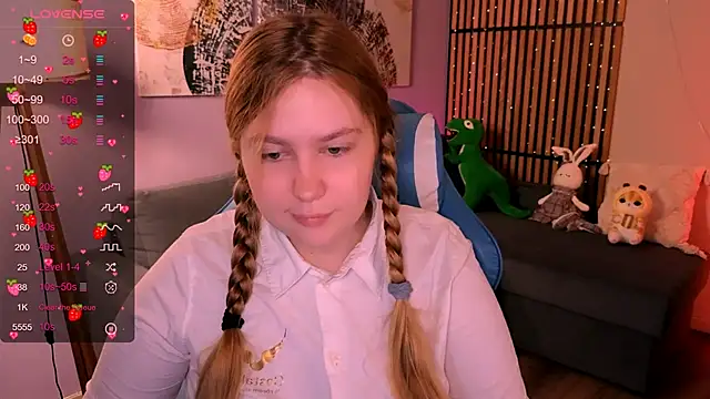 Snapshot of Ellie_Wellie chatting on 09.19.25 Ellie Wellie online show from 09.19.25