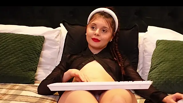 MilenaLyn online show from 02.09.25