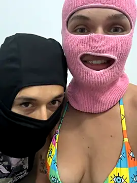 Nikki Hoee online show from 10.17.25