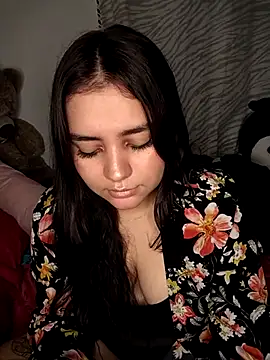 Snapshot of Ema_kraus chatting on 03.18.25 Ema kraus online show from 03.18.25