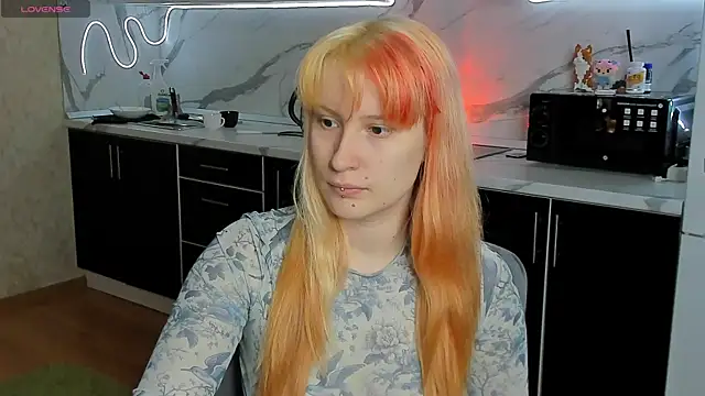 Snapshot of Sweet_white_chocolate chatting on 11.21.25 Sweet white chocolate online show from 11.21.25