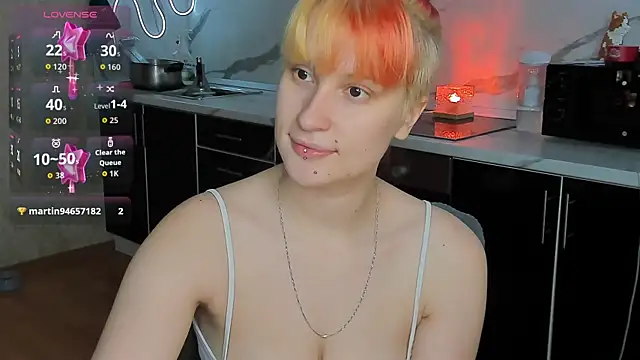 Snapshot of Sweet_white_chocolate chatting on 11.24.25 Sweet white chocolate online show from 11.24.25