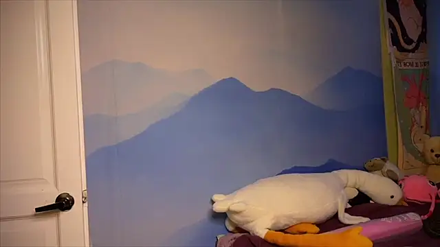 Snapshot of IlonaMurf chatting on 10.24.25 IlonaMurf online show from 10.24.25