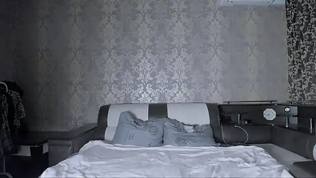 Agnes Allenn online show from 10.16.25