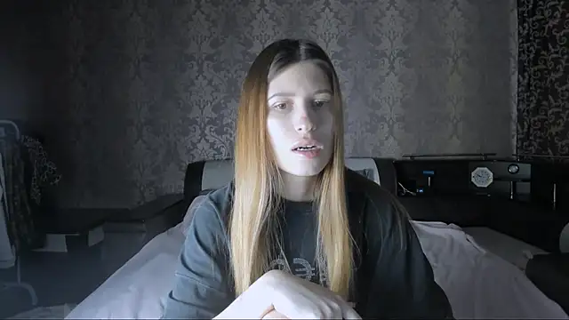 Agnes Allenn online show from 10.18.25