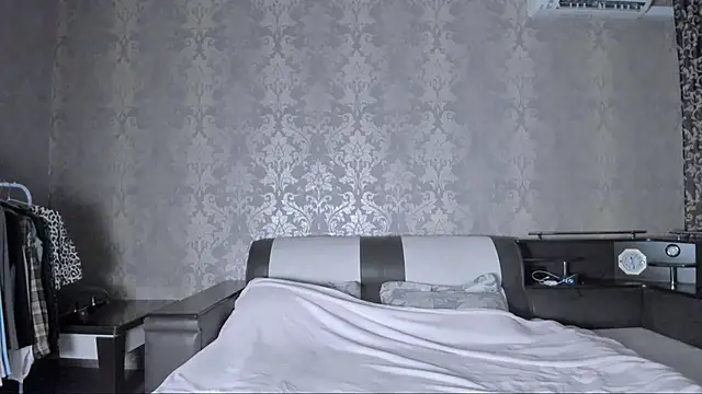 Agnes Allenn online show from 11.11.25