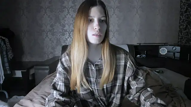 Agnes Allenn online show from 12.02.25