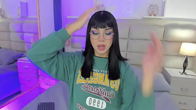 RoseCassie online show from 02.15.25