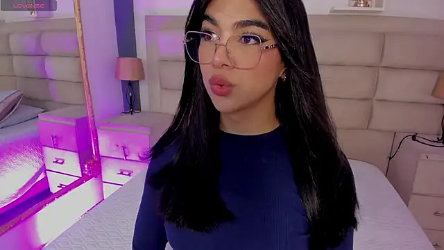 RoseCassie online show from 10.12.25