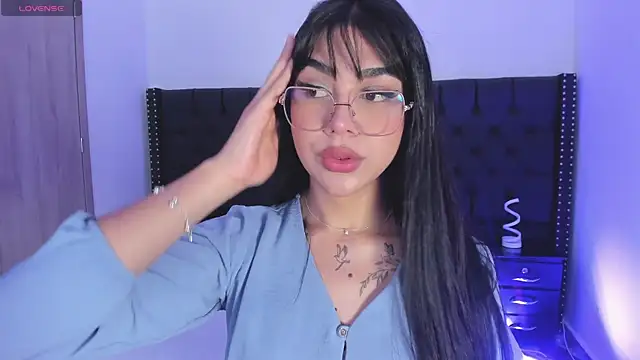 RoseCassie online show from 11.12.25