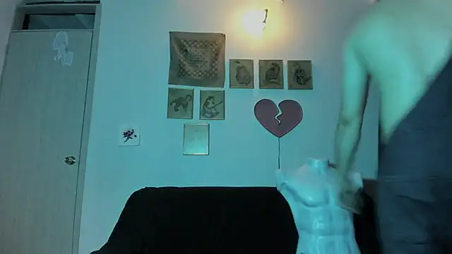 Snapshot of Antonello_Vannucci chatting on 12.29.24 Antonello Vannucci online show from 12.29.24