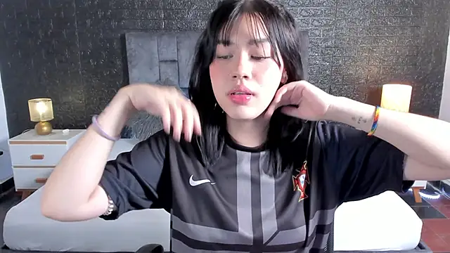 Lily Woodz online show from 03.18.25