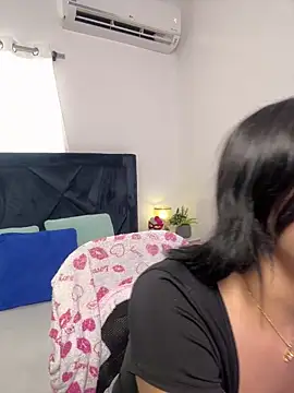 Lily Woodz online show from 02.21.26