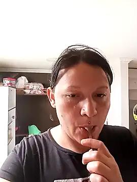 Snapshot of kattia_bk chatting on 12.28.24 kattia bk online show from 12.28.24