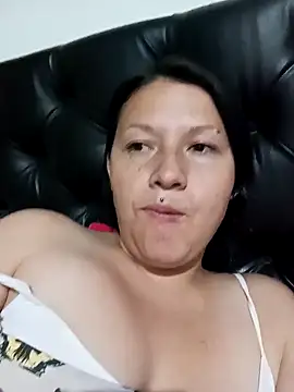 Snapshot of kattia_bk chatting on 01.14.25 kattia bk online show from 01.14.25