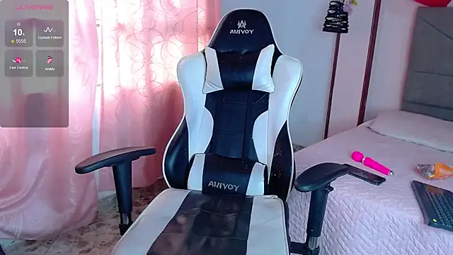 Snapshot of kattia_bk chatting on 02.11.25 kattia bk online show from 02.11.25