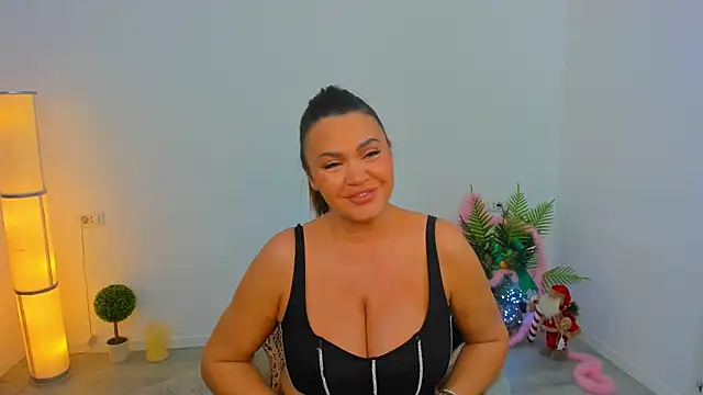 Snapshot of Aileen_Stone chatting on 12.02.25 Aileen Stone online show from 12.02.25