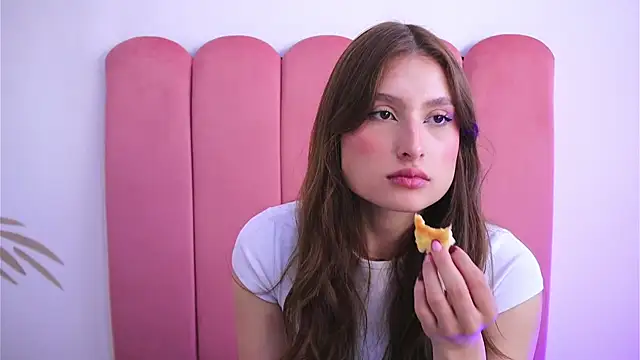 Daisha Riley online show from 01.21.25