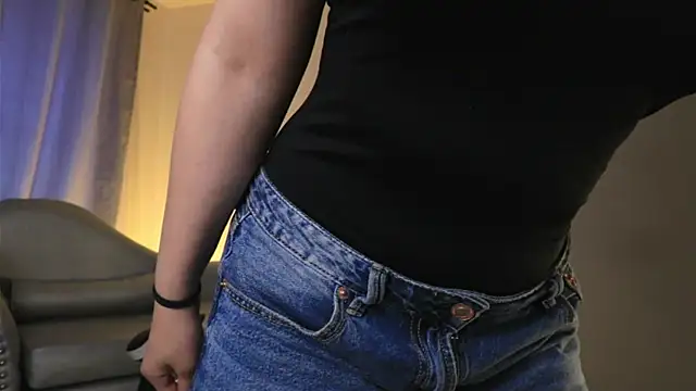 Daisha Riley online show from 05.11.26