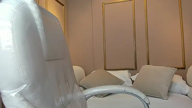 Snapshot of PerlaPreciosa chatting on 09.19.25 PerlaPreciosa online show from 09.19.25