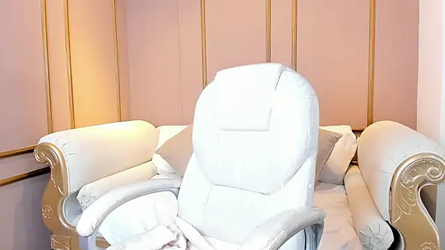 Snapshot of PerlaPreciosa chatting on 11.12.25 PerlaPreciosa online show from 11.12.25