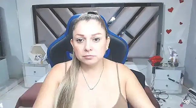 Snapshot of natalia5560 chatting on 01.21.25 natalia5560 online show from 01.21.25