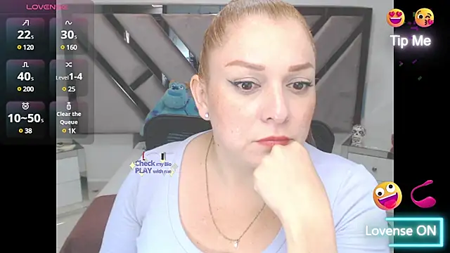 Snapshot of natalia5560 chatting on 03.18.25 natalia5560 online show from 03.18.25