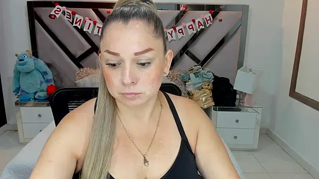 Snapshot of natalia5560 chatting on 09.24.25 natalia5560 online show from 09.24.25