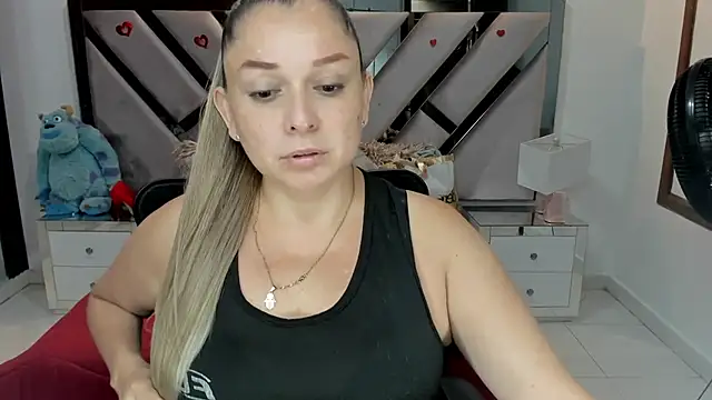 Snapshot of natalia5560 chatting on 10.07.25 natalia5560 online show from 10.07.25
