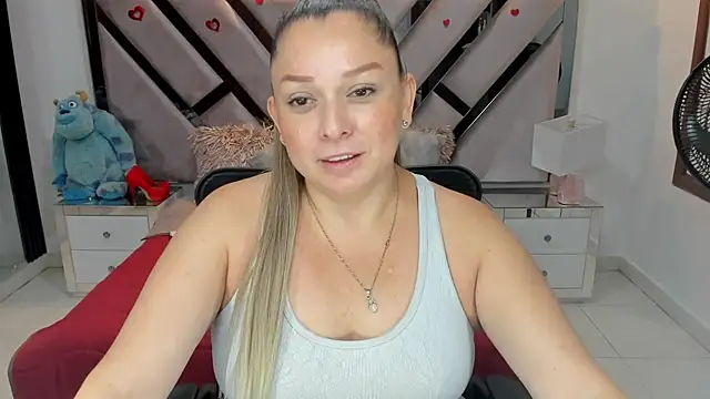 Snapshot of natalia5560 chatting on 10.09.25 natalia5560 online show from 10.09.25