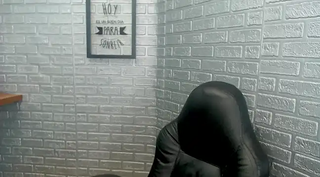 Crystal Walls online show from 03.09.25