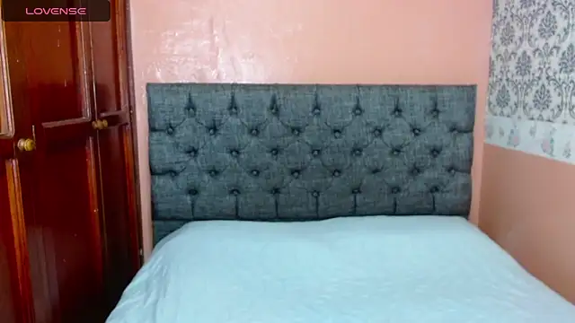 Crystal Walls online show from 03.21.25