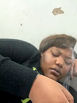 Snapshot of Kbaby337 chatting on 11.21.25 Kbaby337 online show from 11.21.25