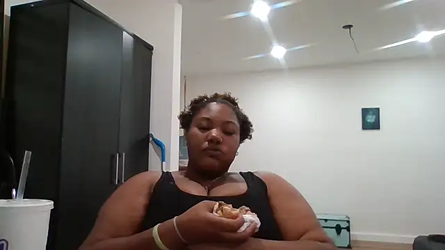 Snapshot of Kbaby337 chatting on 11.25.25 Kbaby337 online show from 11.25.25