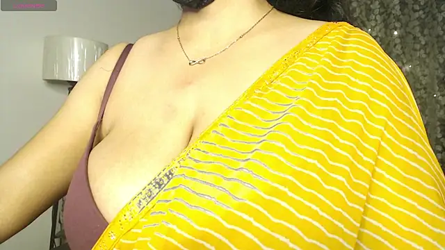 hot menka online show from 02.10.26