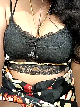 Snapshot of Tamilbigboobie chatting on 12.19.24 Tamilbigboobie online show from 12.19.24