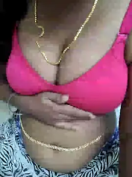 Snapshot of Tamilbigboobie chatting on 12.21.24 Tamilbigboobie online show from 12.21.24