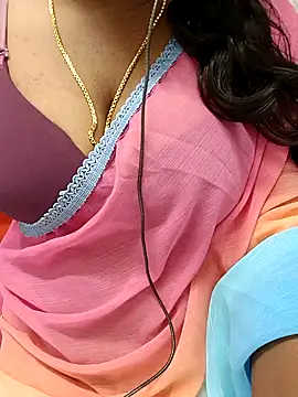 Snapshot of Tamilbigboobie chatting on 01.05.25 Tamilbigboobie online show from 01.05.25