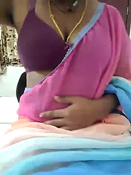 Snapshot of Tamilbigboobie chatting on 01.14.25 Tamilbigboobie online show from 01.14.25