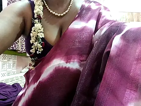 Snapshot of Tamilbigboobie chatting on 03.14.25 Tamilbigboobie online show from 03.14.25